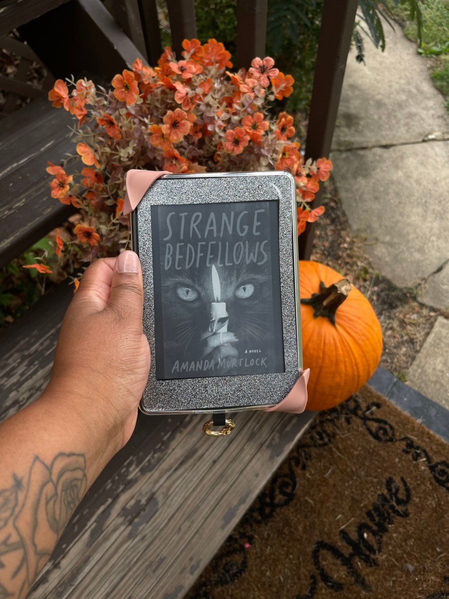Strange Bedfellows by Amanda Mortlock — Book Review